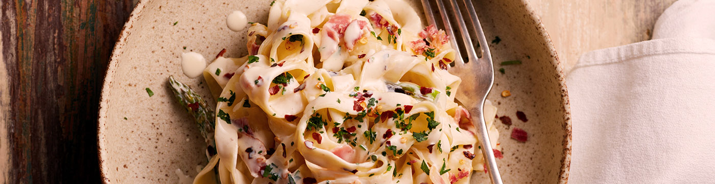 Creamy garlic prawns’ with fusilli served in a bowl